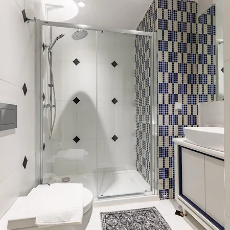 Cozy Flat Near Popular Attractions In Beyoglu Lägenhet Istanbul